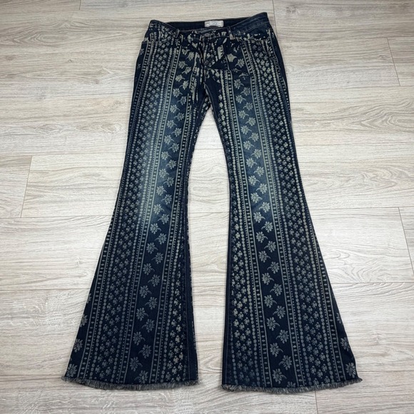 Free People Mantra Bali Indigo Print Flare Jeans Floral Dark Wash 29 Festival - Picture 3 of 10